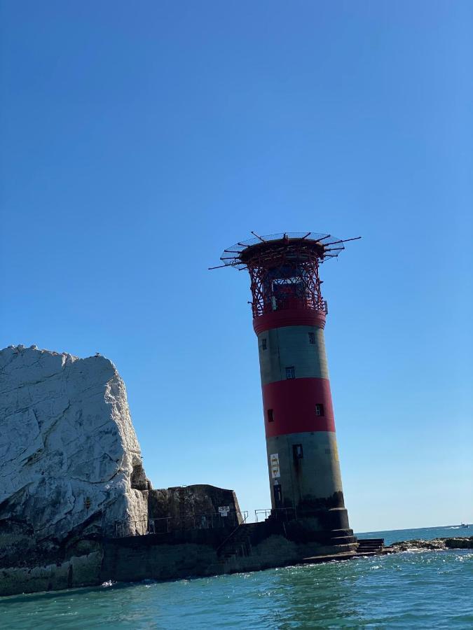 Wight On The Beach, Sleeps 4, Free Off Road Parking, Balcony With Sea Views 라이드 외부 사진
