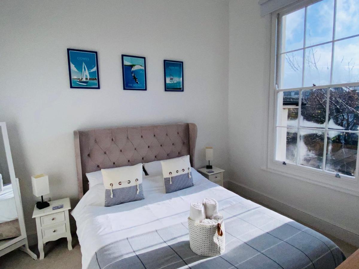 Wight On The Beach, Sleeps 4, Free Off Road Parking, Balcony With Sea Views 라이드 외부 사진