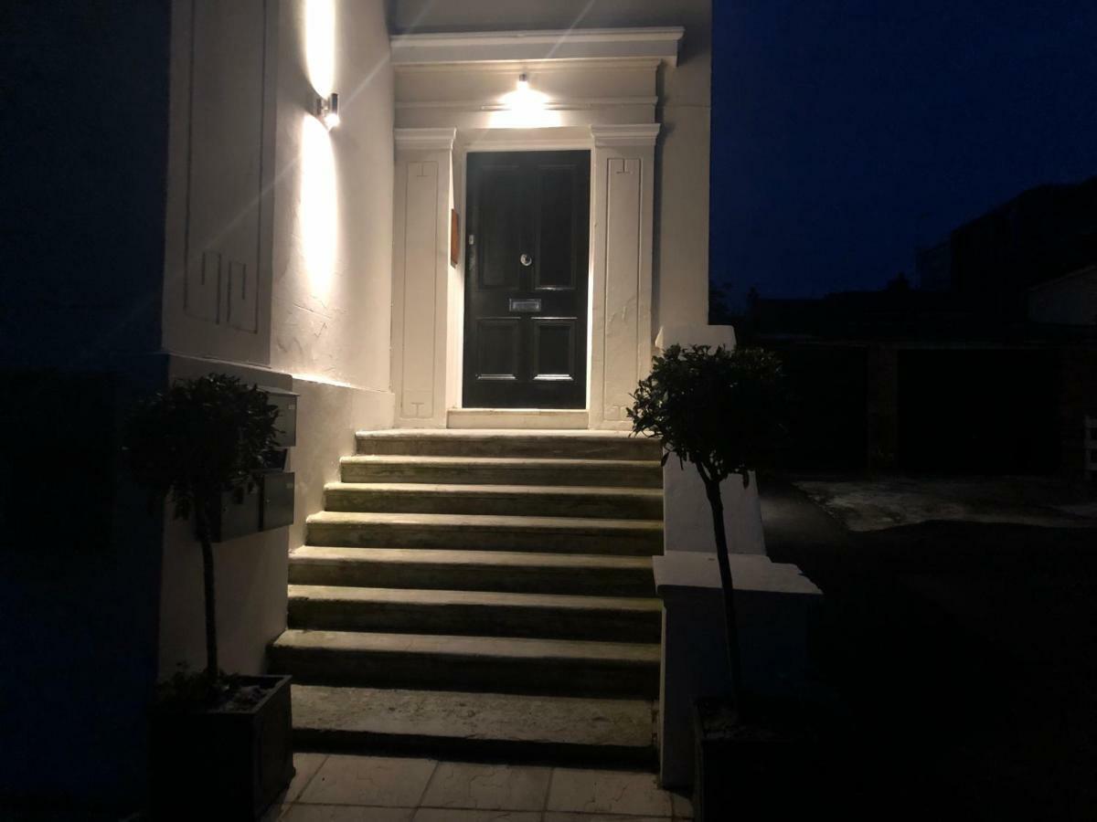 Wight On The Beach, Sleeps 4, Free Off Road Parking, Balcony With Sea Views 라이드 외부 사진
