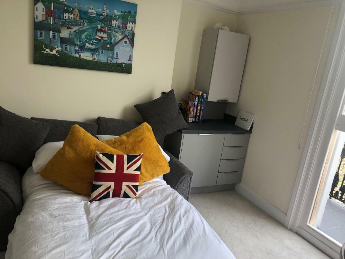 Wight On The Beach, Sleeps 4, Free Off Road Parking, Balcony With Sea Views 라이드 외부 사진